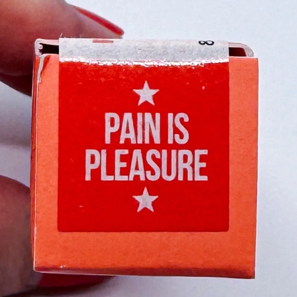 Jeffree Star PAIN IS PLEASURE Velour Liquid Lipstick Red Coral • New In Box